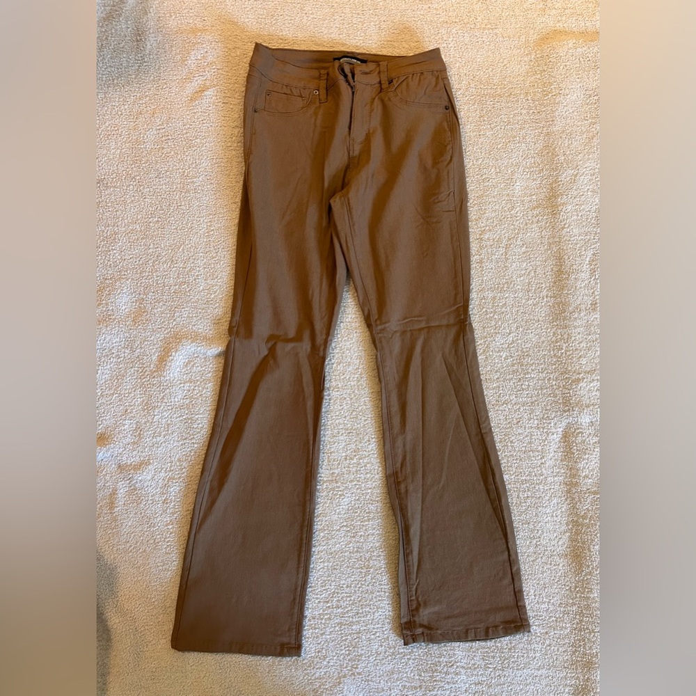 Women’s straight leg pants